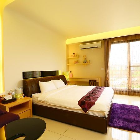 Sakura Love River Bed And Breakfast Донгшан Екстериор снимка